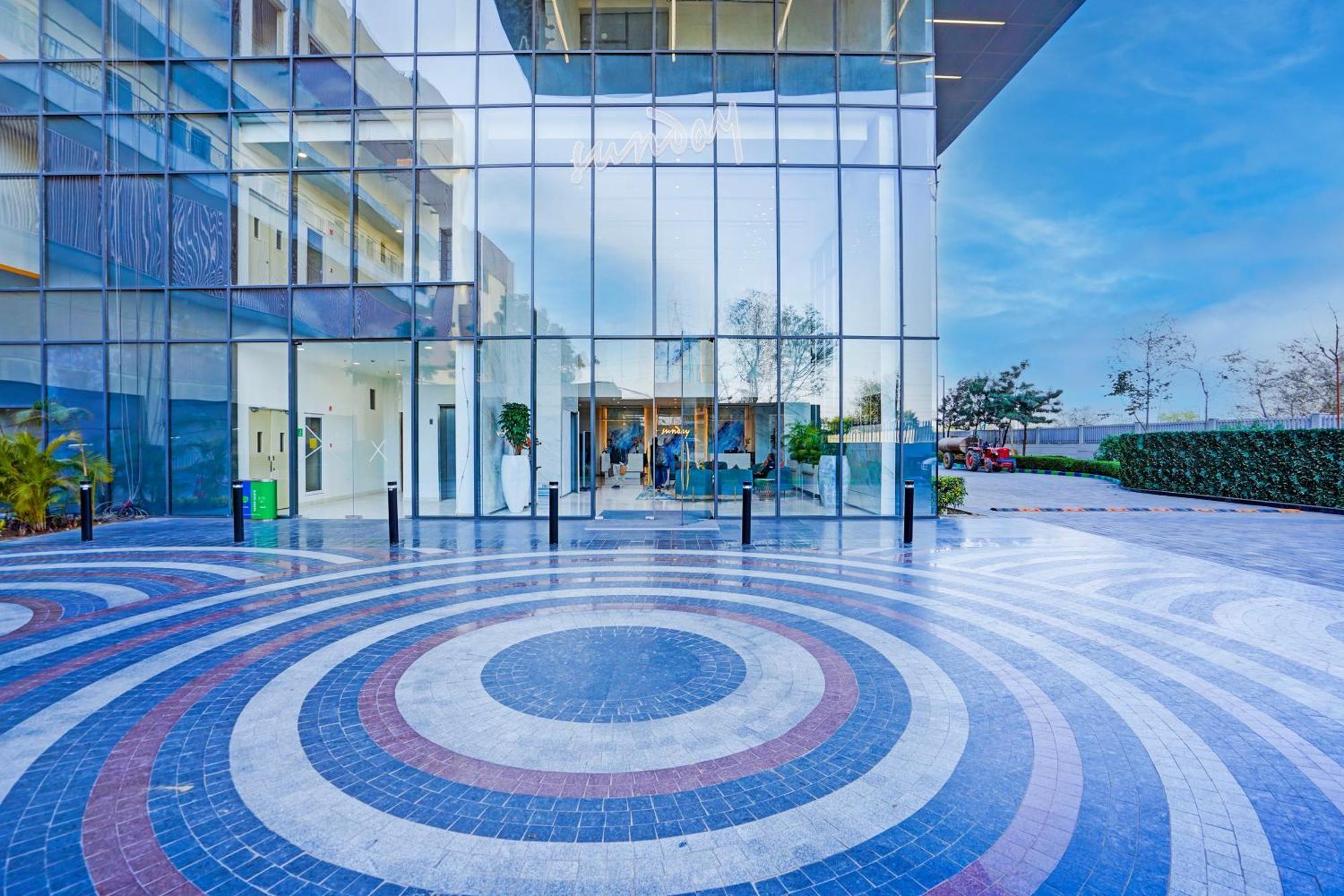 Sunday Hotels And Residences Gurgaon Exterior foto
